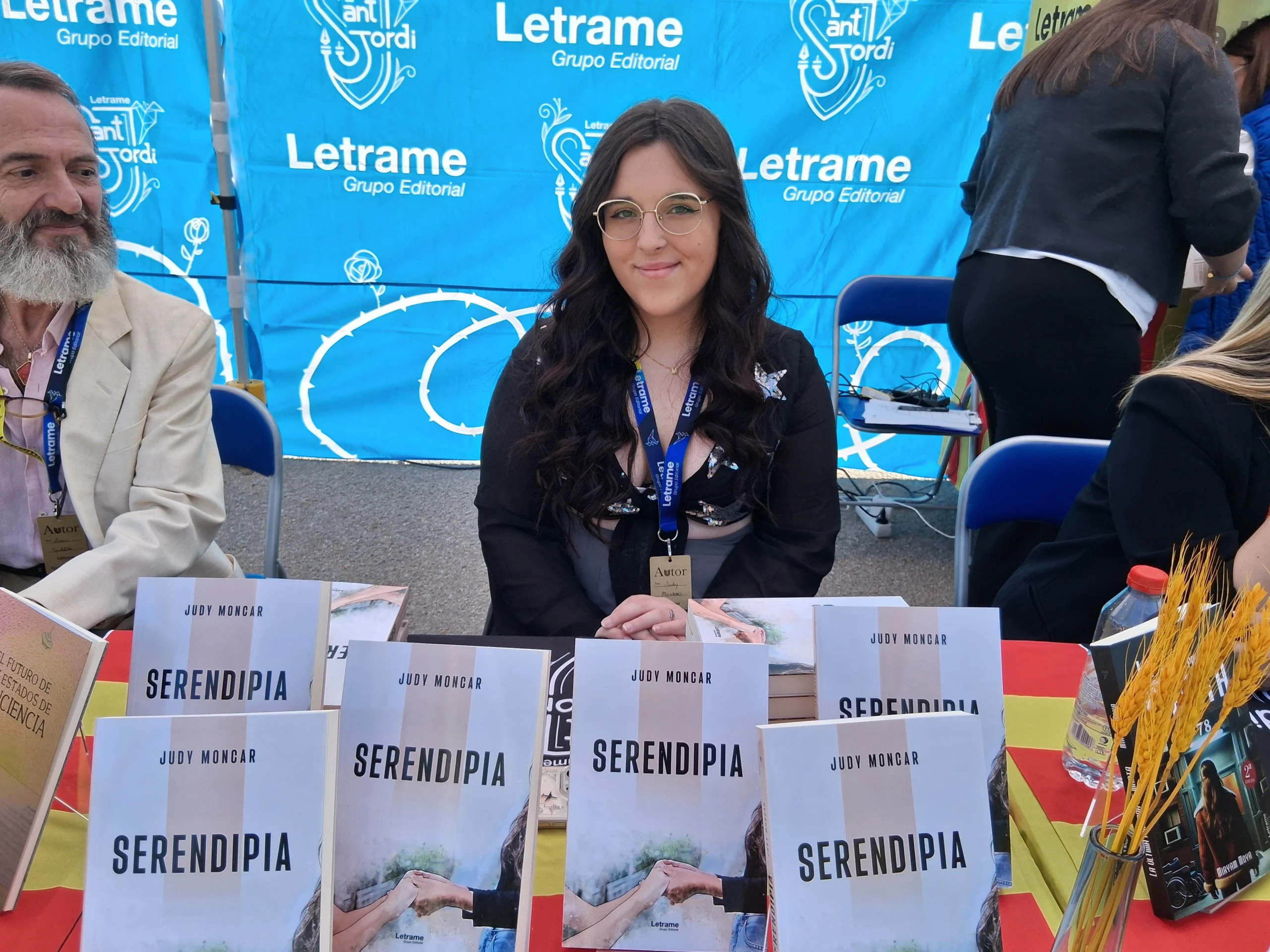 Judy Moncar presenta Serendipia, su primera novela, en la parada de la Editorial Letrame este Sant Jordi