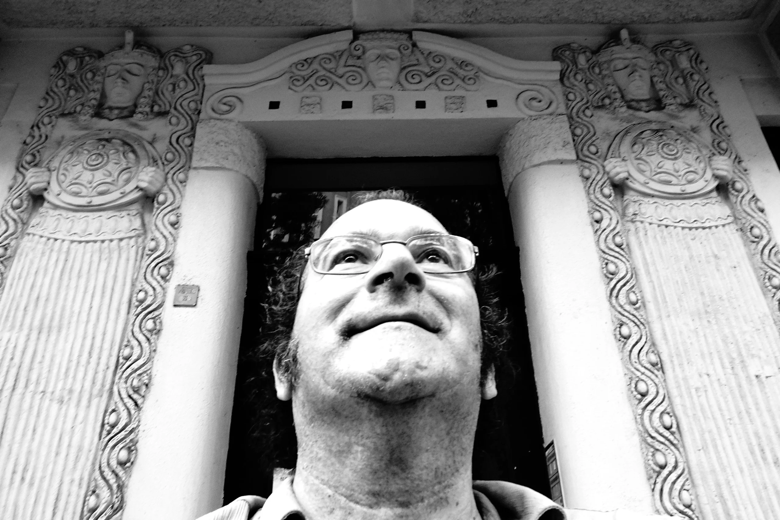 Josep Lacomba Bázquez ilumina Praga con su nueva travesía lírica y visual