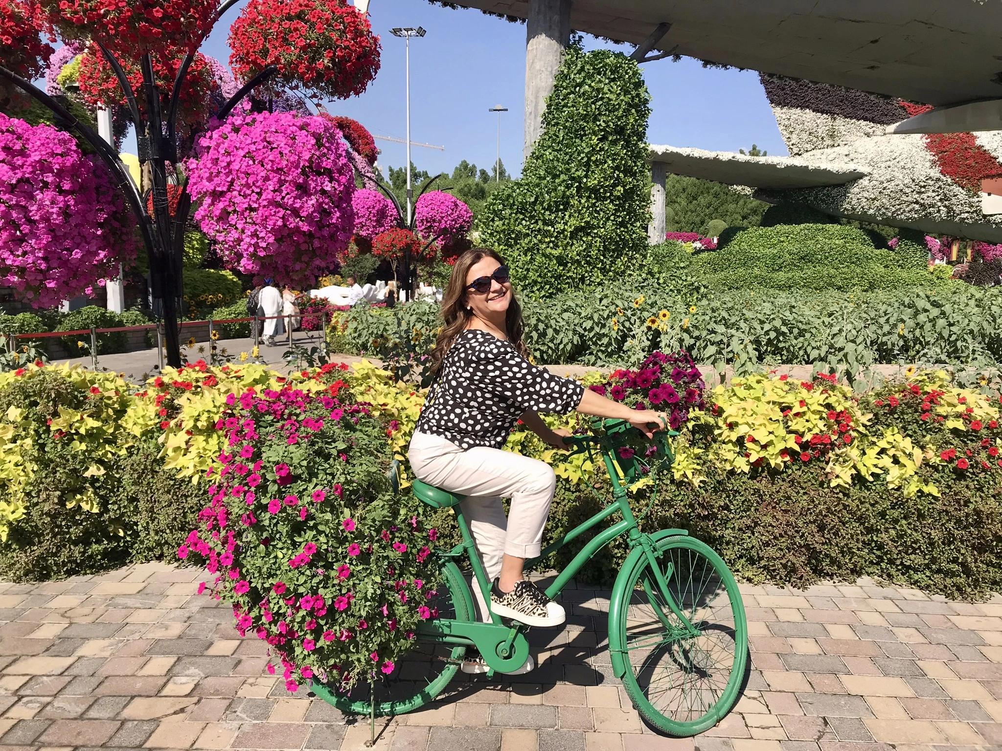 Astrid Andrea Aparicio Ramírez transforma su vida en arte con su primer libro ilustrado