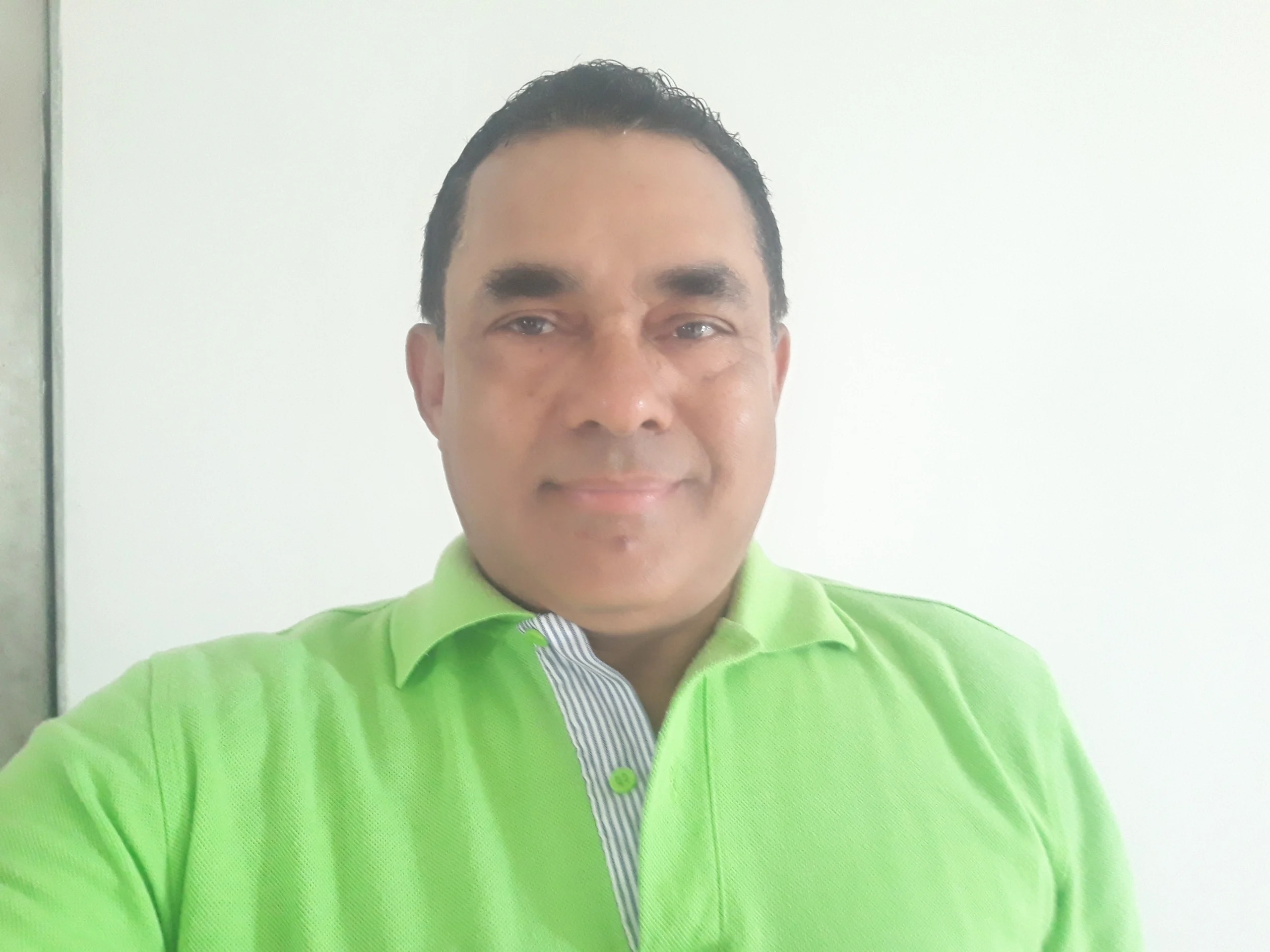 Carlos Arturo López Dimas deslumbra con su ópera prima literaria