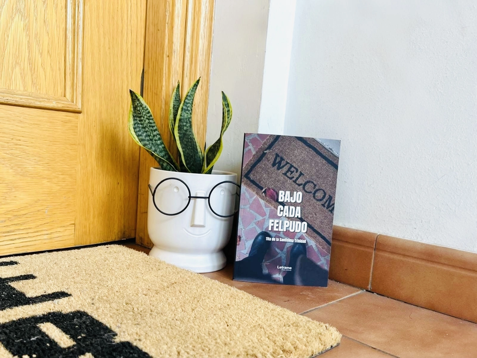 Marta de la Santísima Trinidad Castañeira abre las puertas de la memoria con un debut que huele a vida