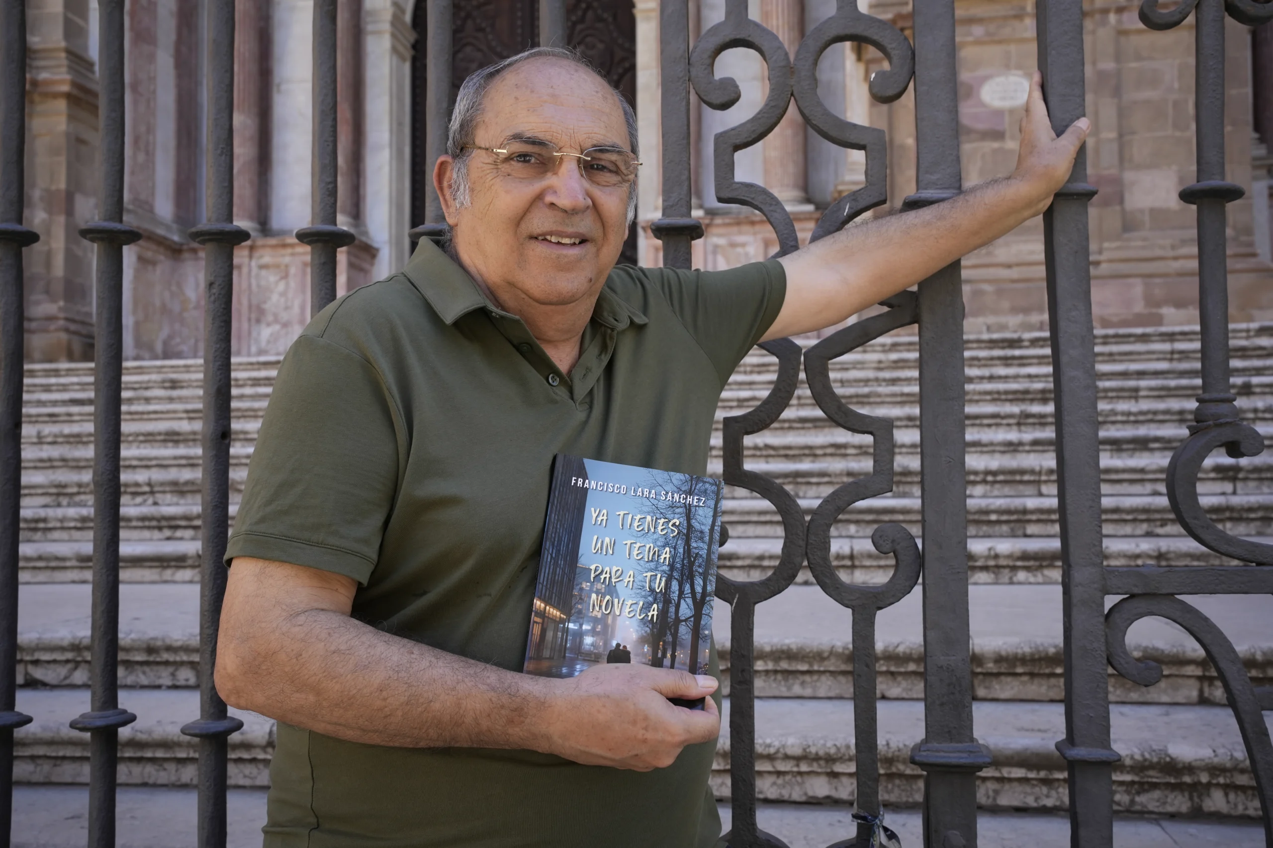 Francisco Lara Sánchez presenta Ya tienes un tema para tu novela